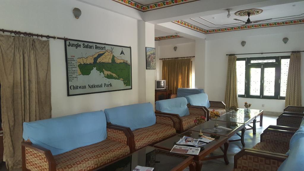 Jungle Safari Resort Sauraha Kültér fotó