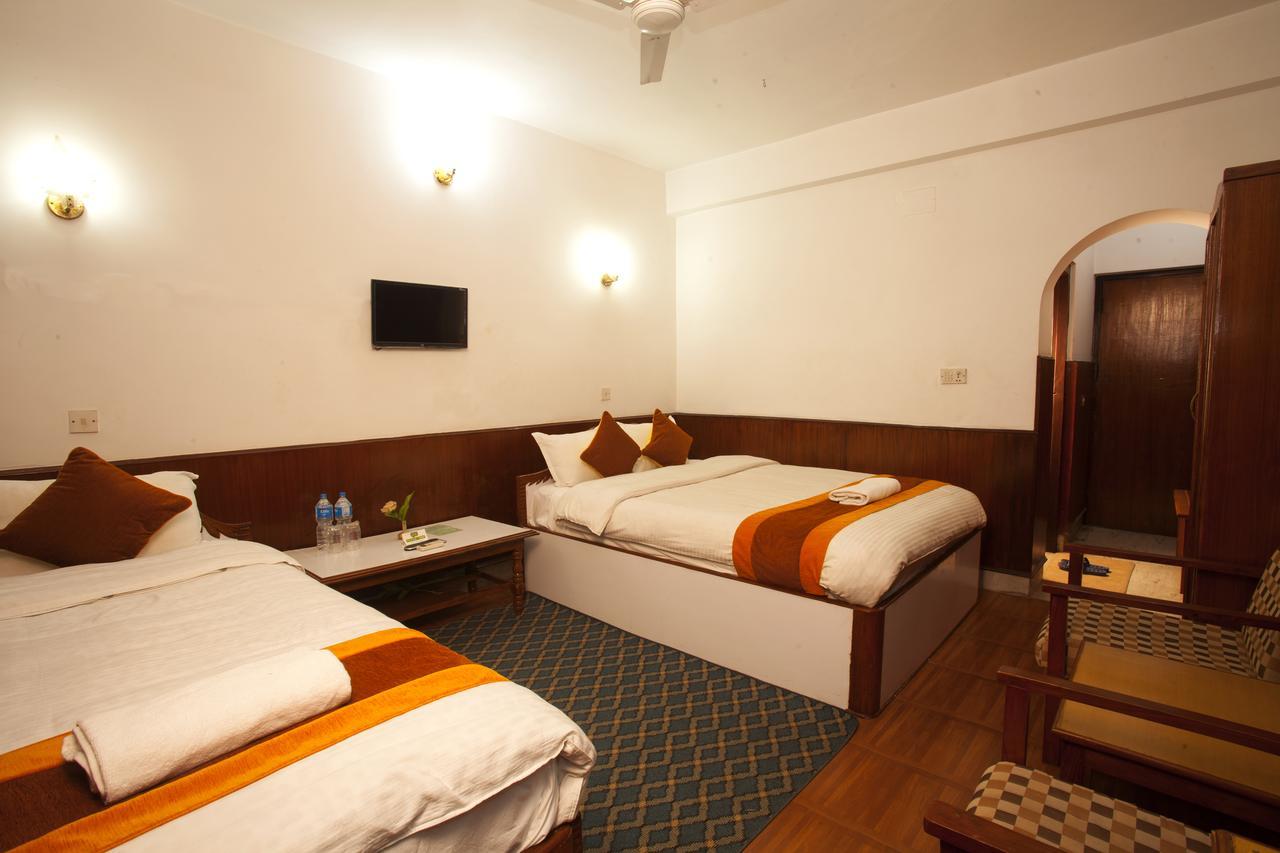 Jungle Safari Resort Sauraha Kültér fotó
