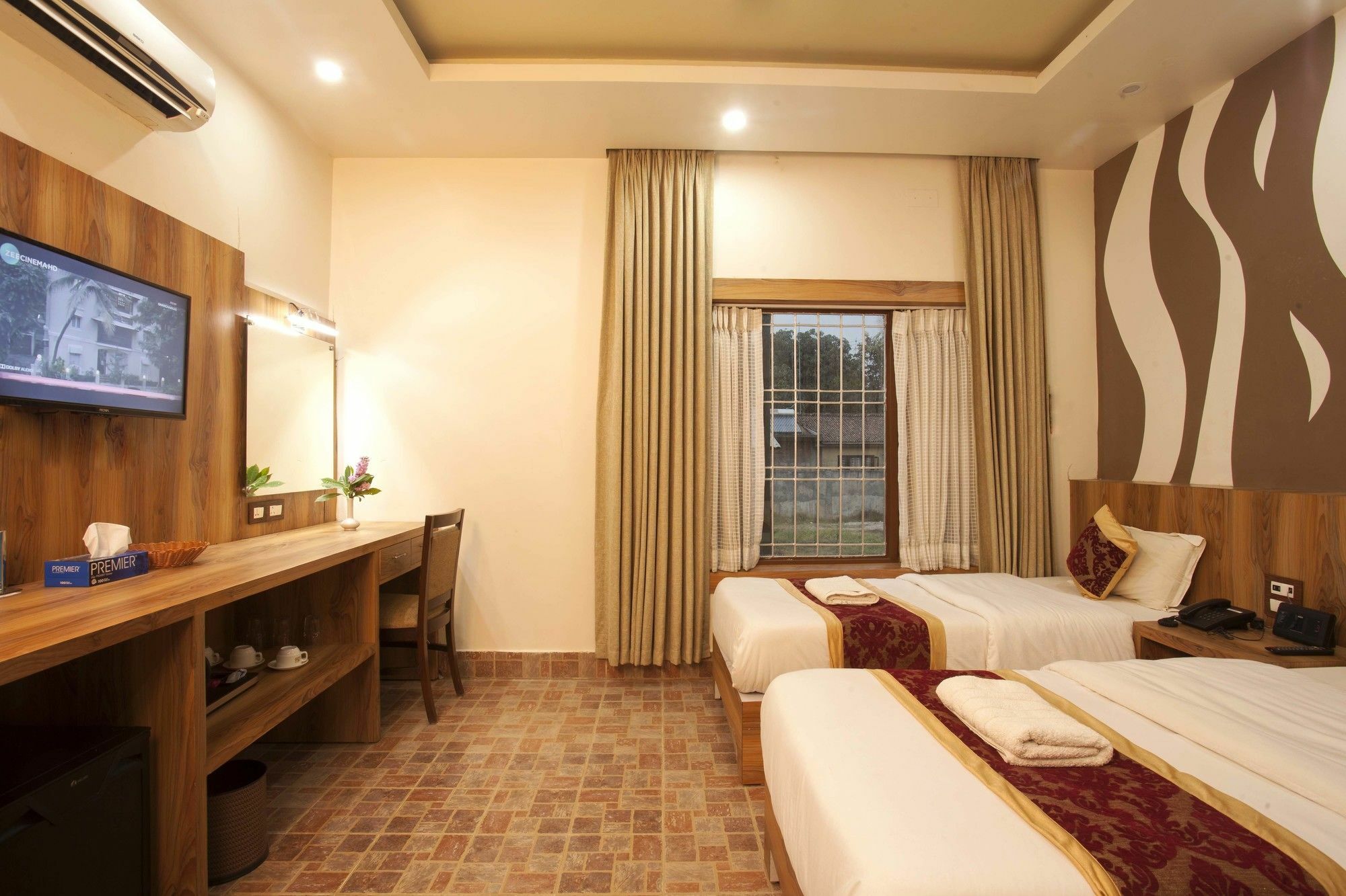 Jungle Safari Resort Sauraha Kültér fotó