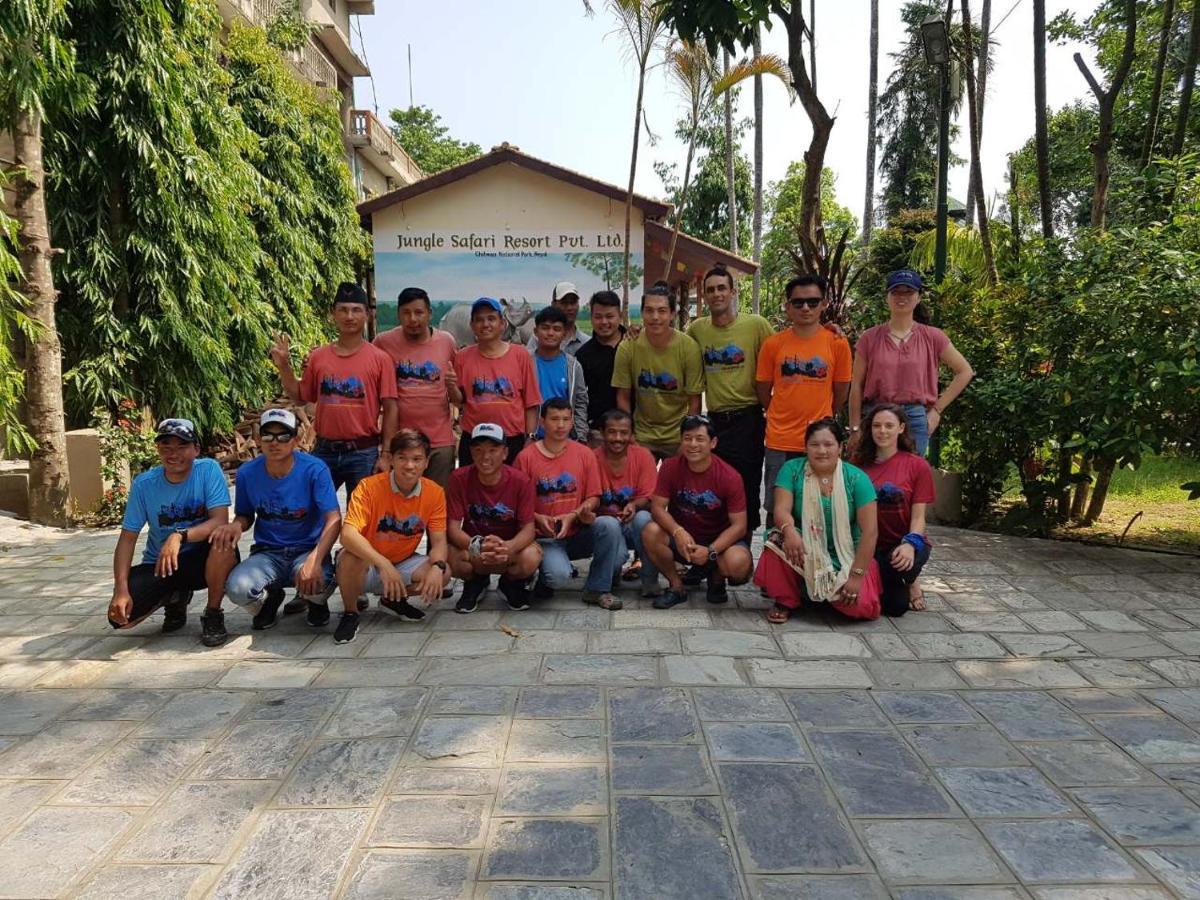 Jungle Safari Resort Sauraha Kültér fotó